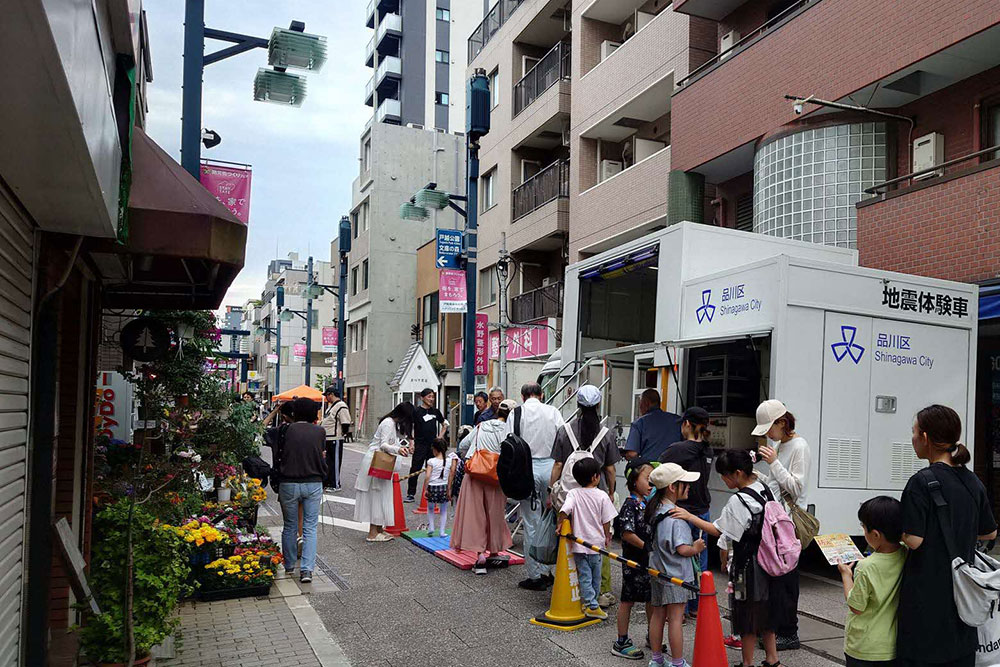 地震体験車の写真