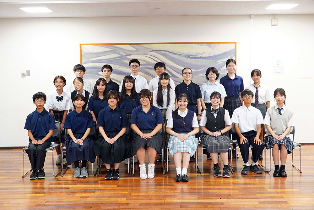広島・長崎平和派遣 事後報告会の集合写真