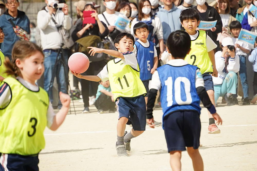 競技をする選手の画像