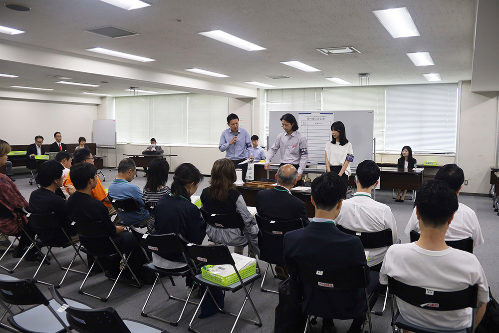立候補届出受付会場全体の様子
