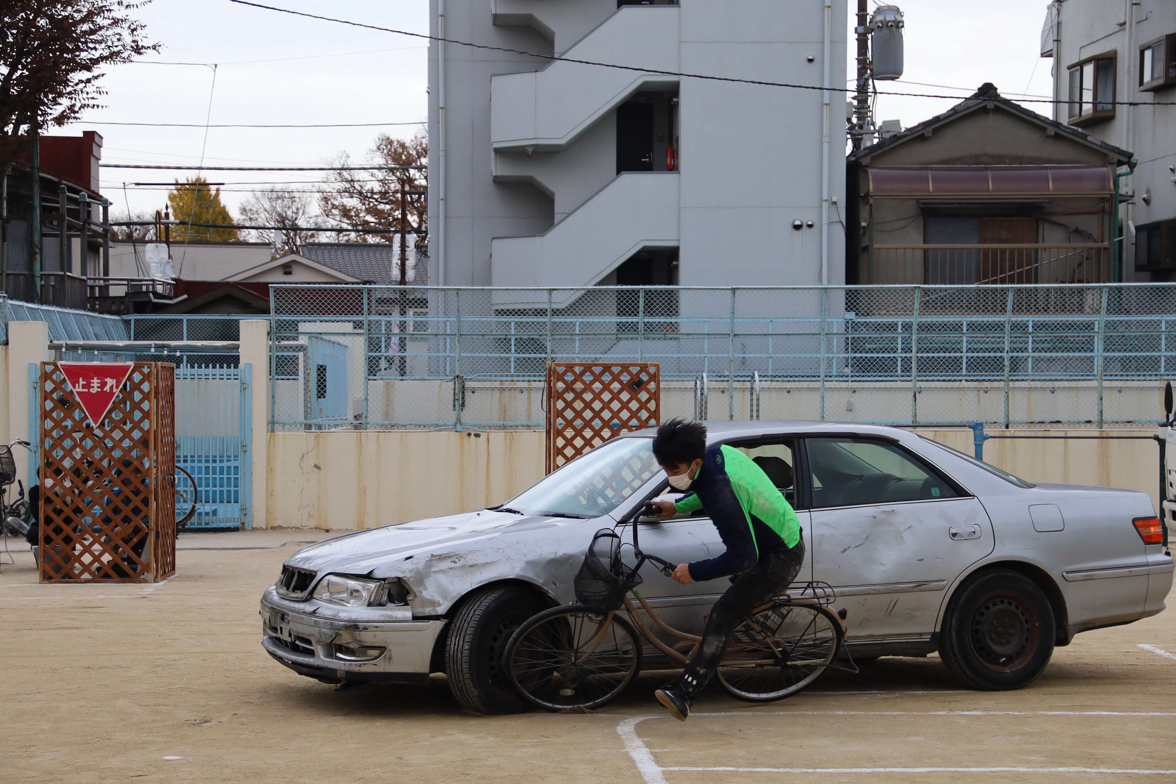 スケアードストレイト画像（巻き込み）
