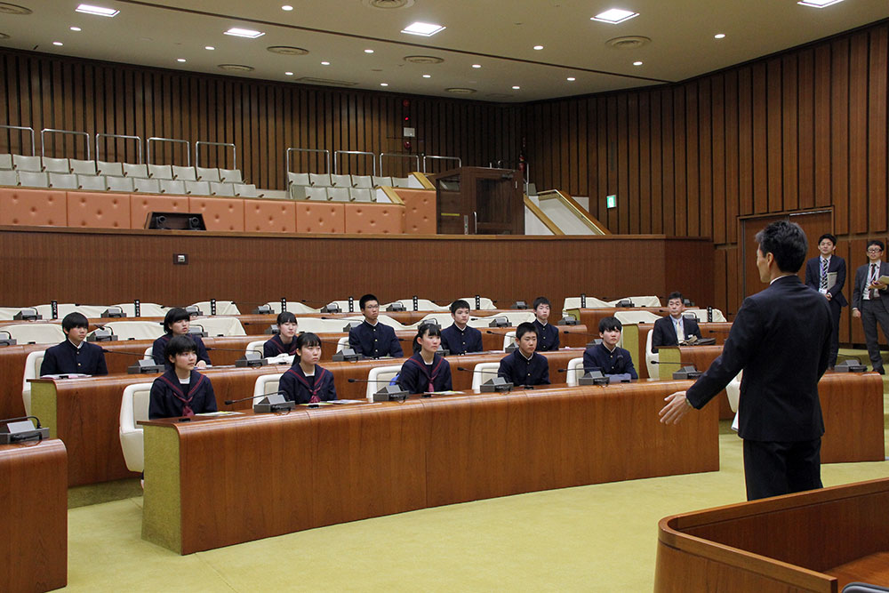 区議会議場の見学