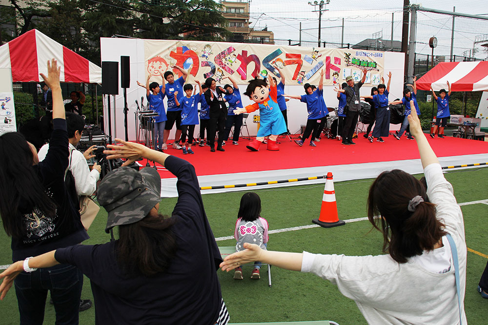 「わ！」踊る　ゆめちゃんと一緒にプロミスをダンス