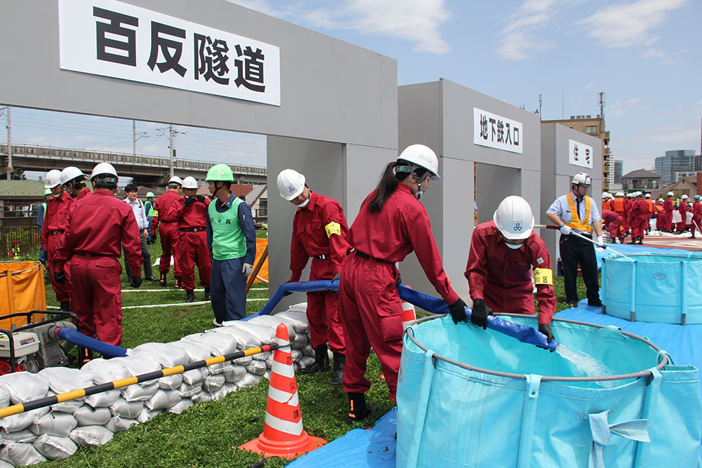 隧道や駅舎からの排水訓練