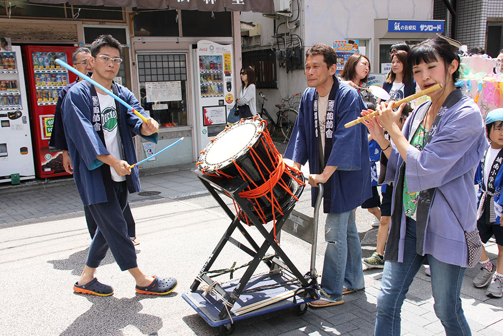 地元町会の皆さんも応援に駆け付ける