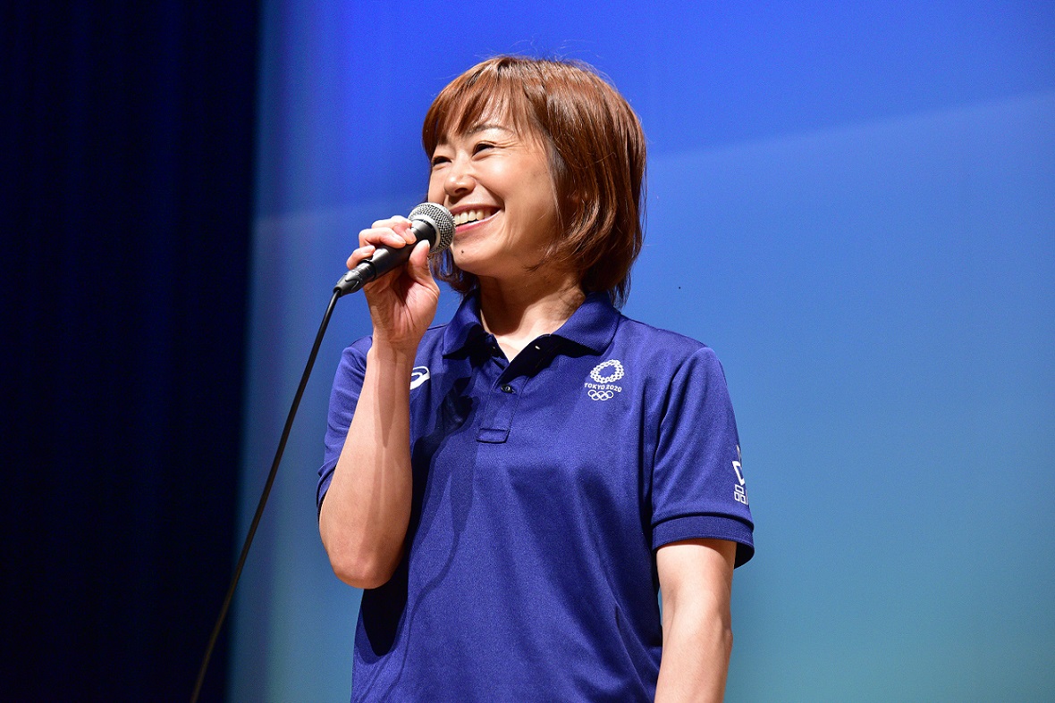 挨拶する藤尾香織さん