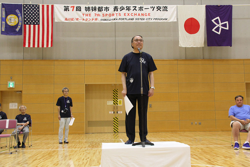 開会宣言する濱野区長