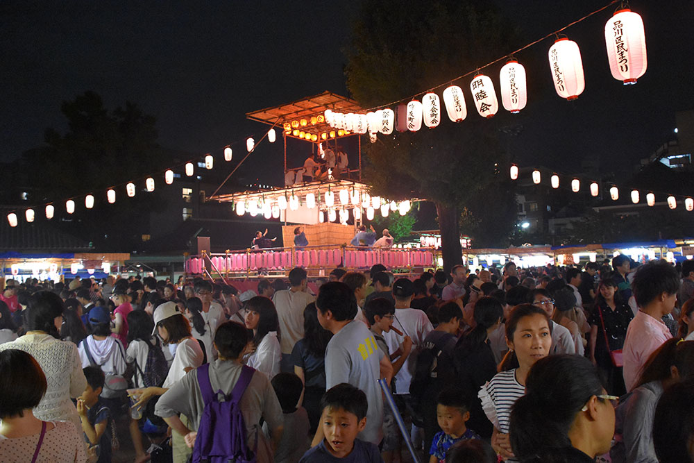 にぎわう会場の様子