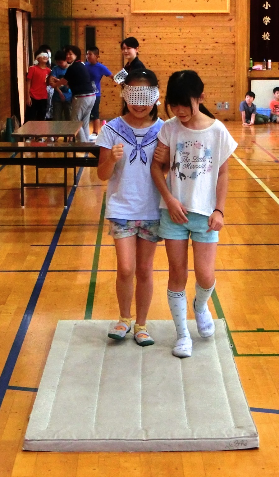 アイマスク体験 女児