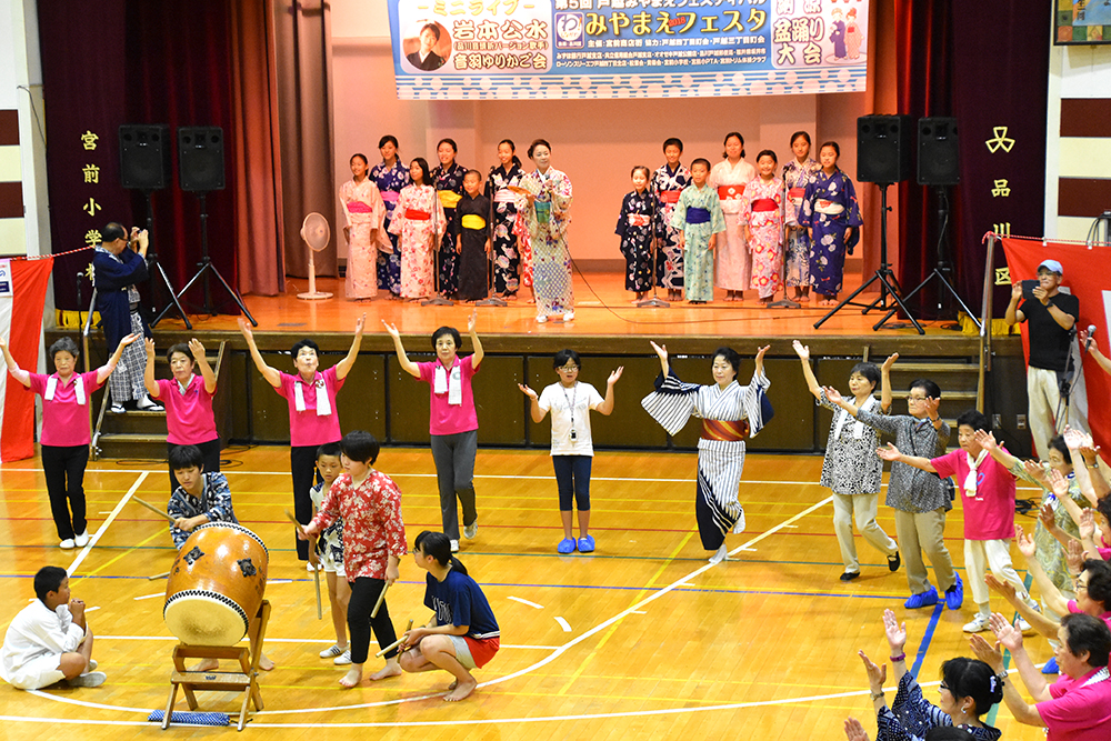 岩本さんの生歌による盆踊り