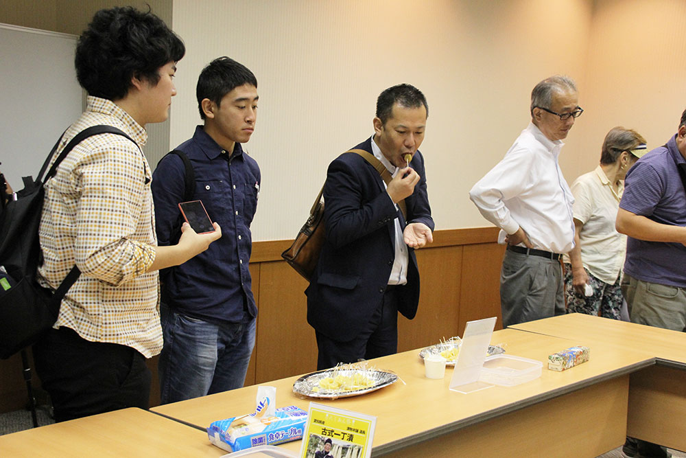 全国各地のたくあんの試食会