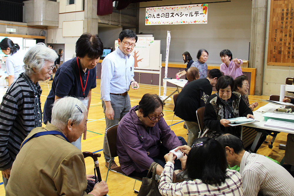 骨密度年齢チェックで健康確認