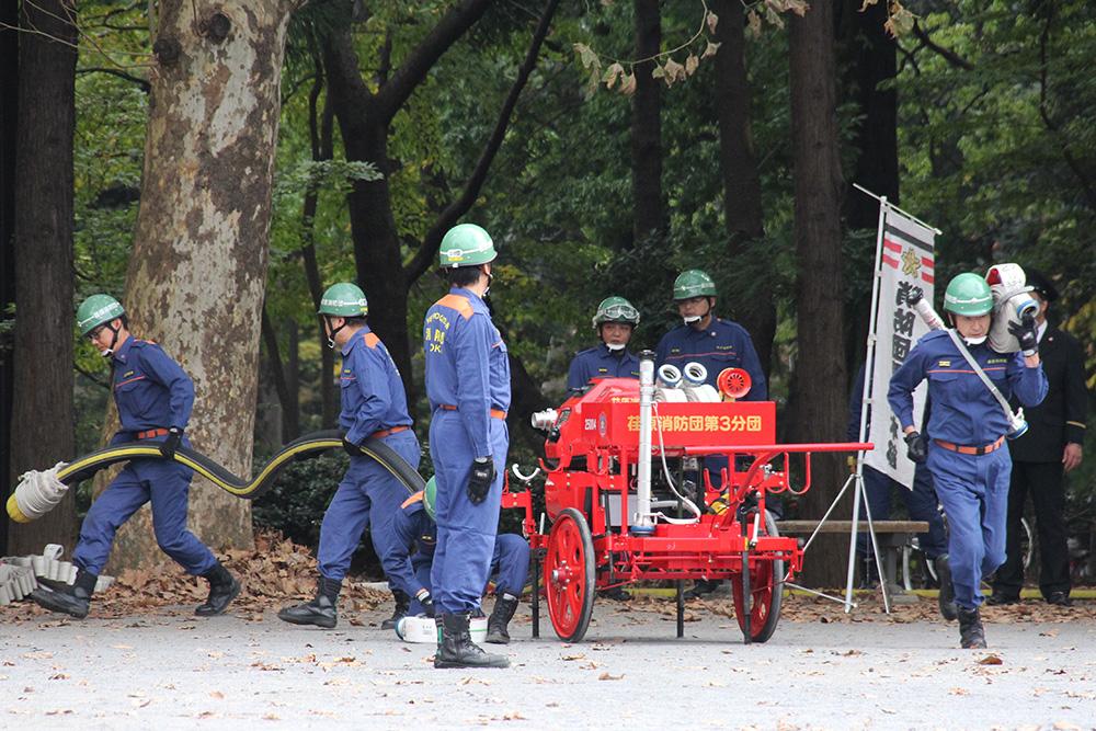 荏原消防団第3分団による可搬ポンプ操法