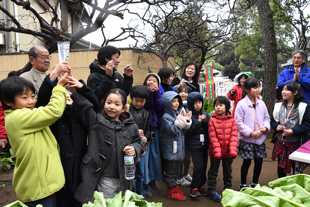 金賞受賞を喜ぶ品川学園