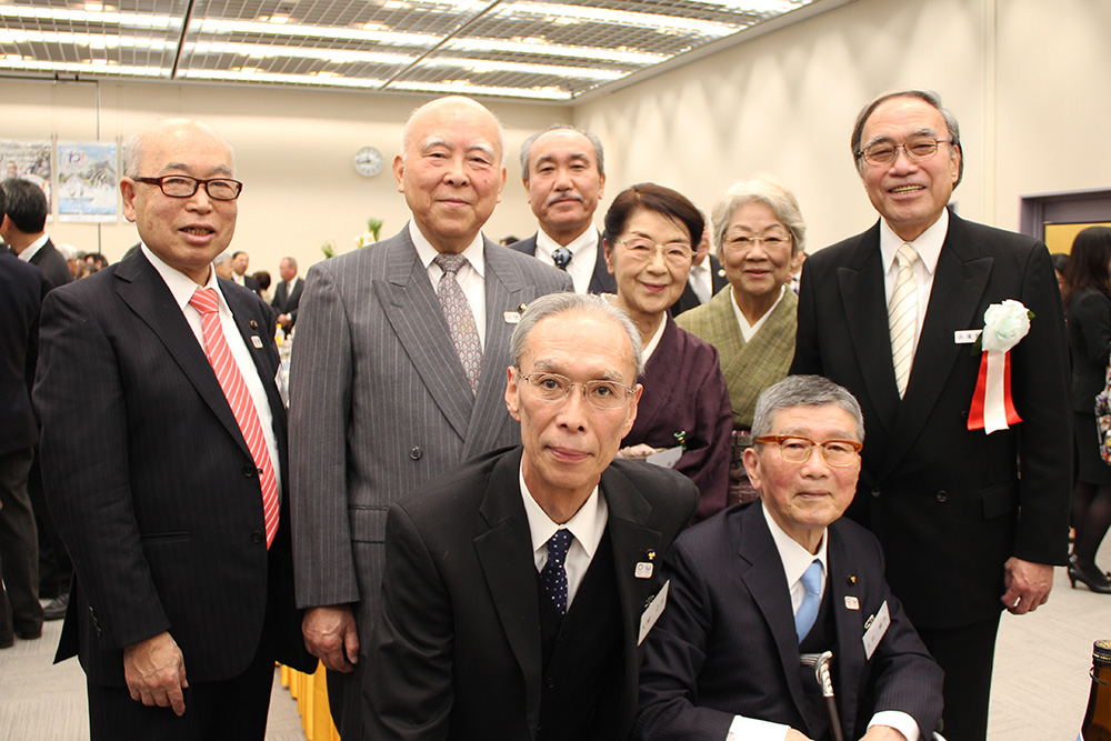 各分野でご協力いただいてる方と記念撮影