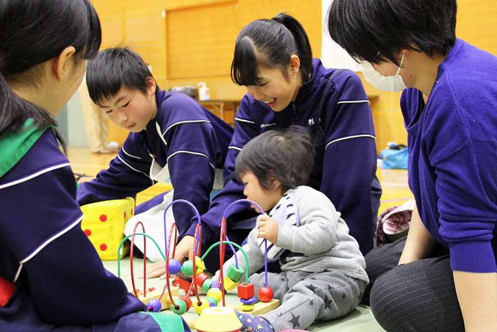 遊びをお手伝い