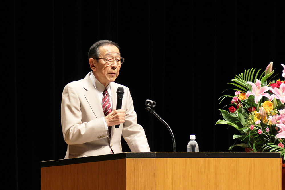 講演会の講師　露木茂さん