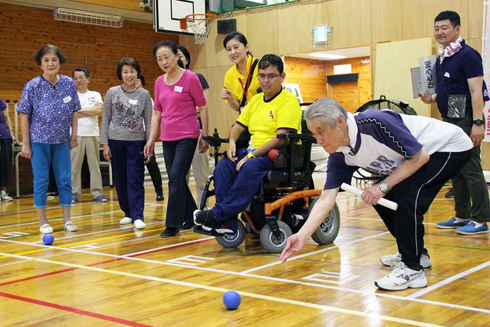 熱戦が続くボッチャ大会