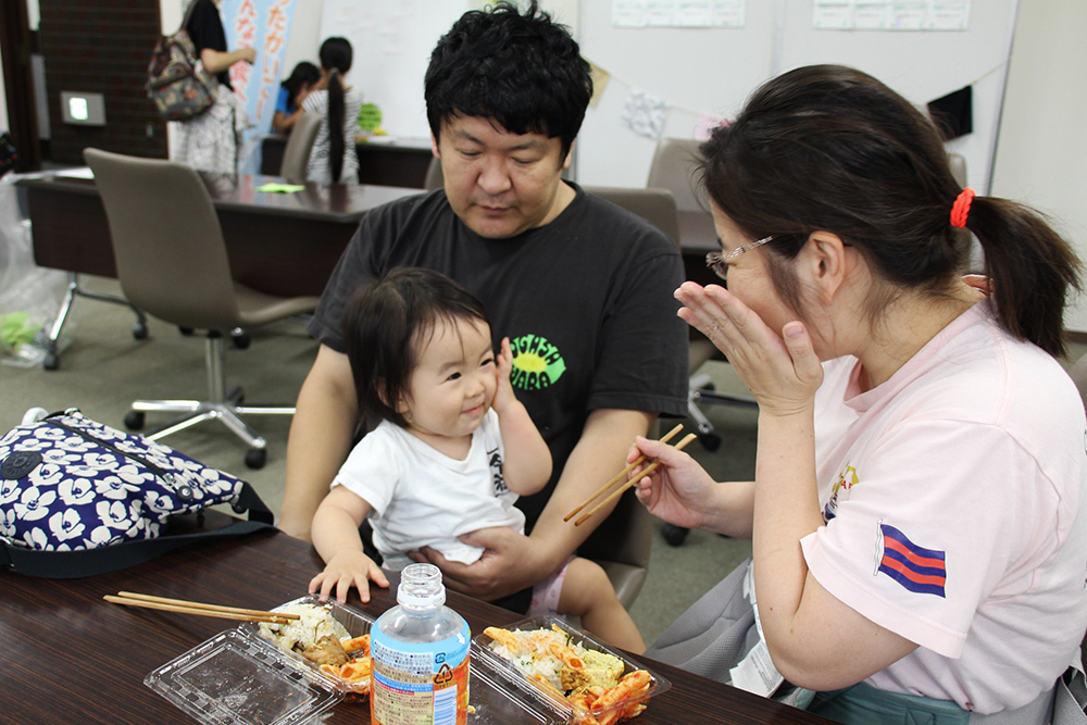 「試食会のご飯、美味しいね～」