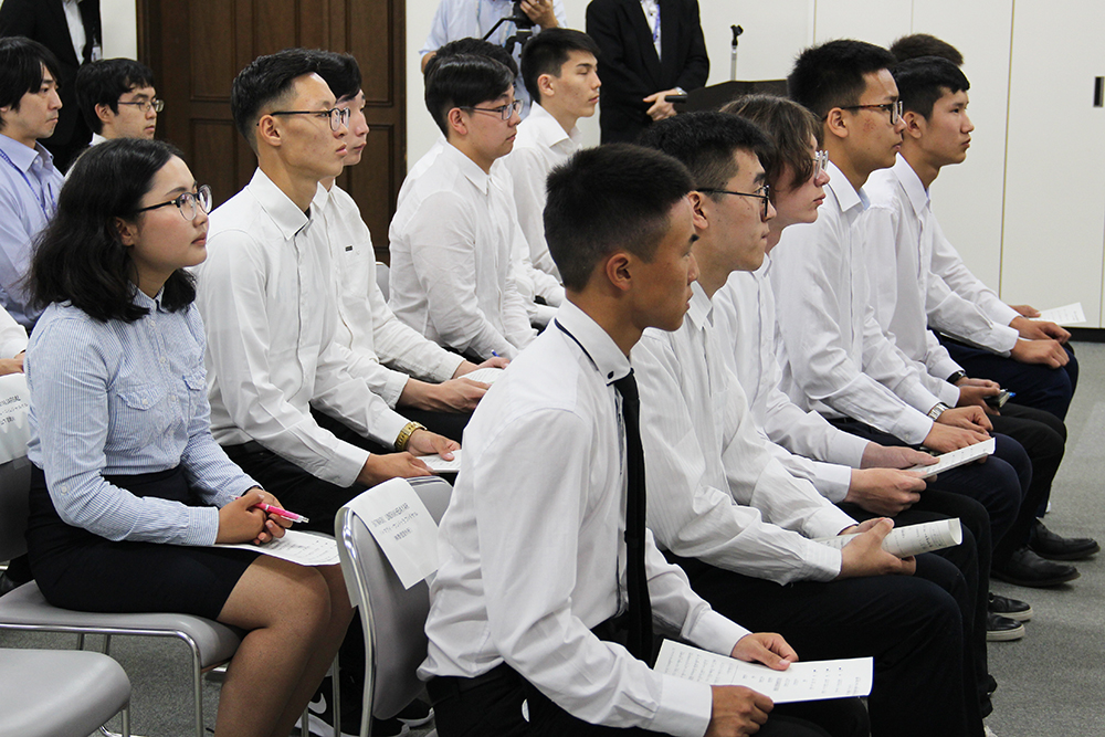インターンシップに参加するモンゴル高専の学生たち