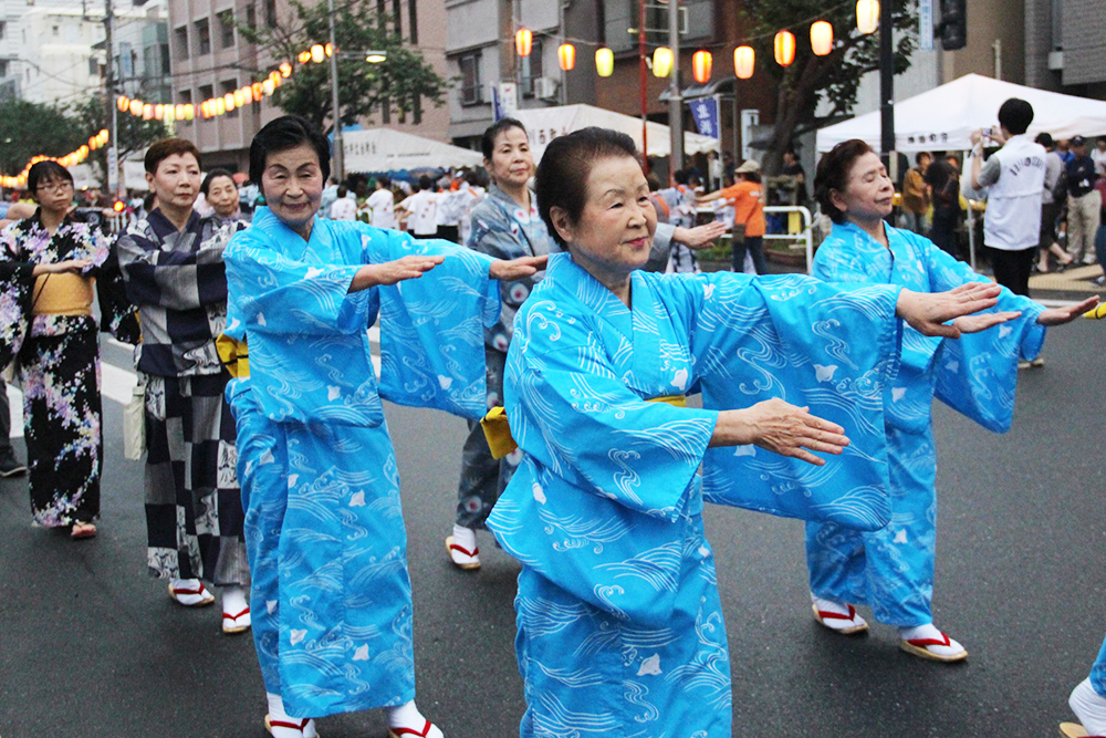 盆踊りの様子