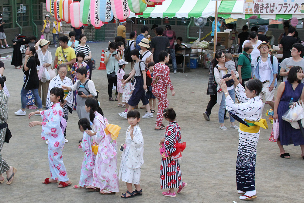 やぐらから見た盆踊り