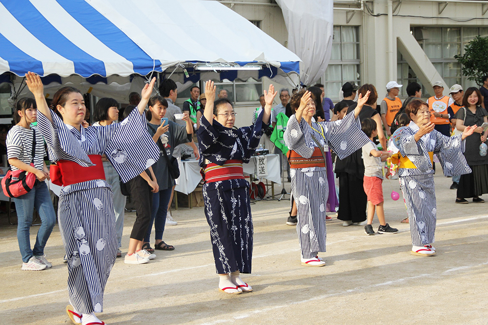 盆踊りの様子