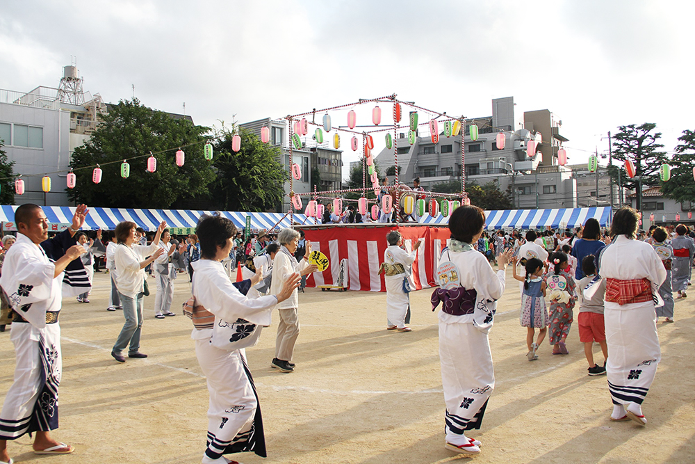 盆踊りの様子