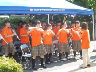 日野学園吹奏楽部の演奏