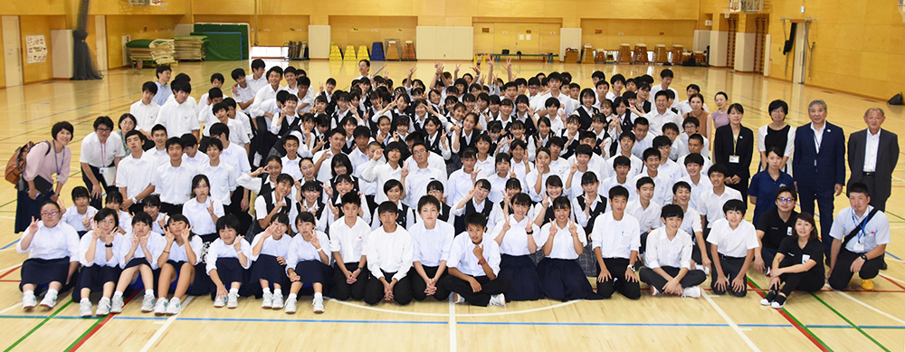 豊葉の杜学園、河北中学校　集合写真