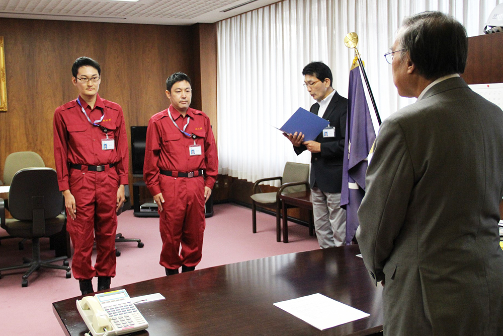 派遣職員が区長へ向けて決意表明