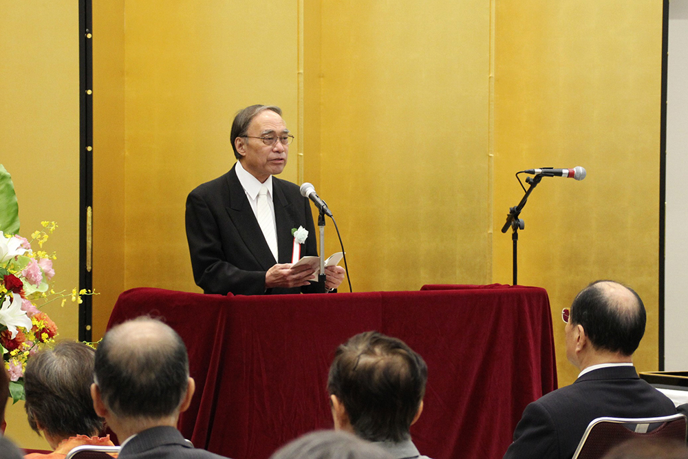 式辞を読む濱野区長