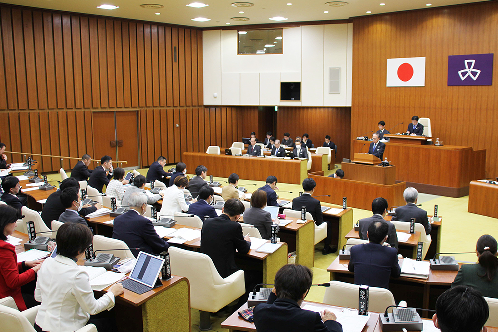 議場内　右側から