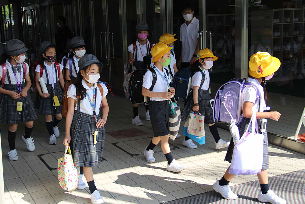 登校初日の子どもたち