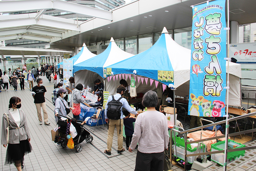 夢さんばし駅前の出店の様子