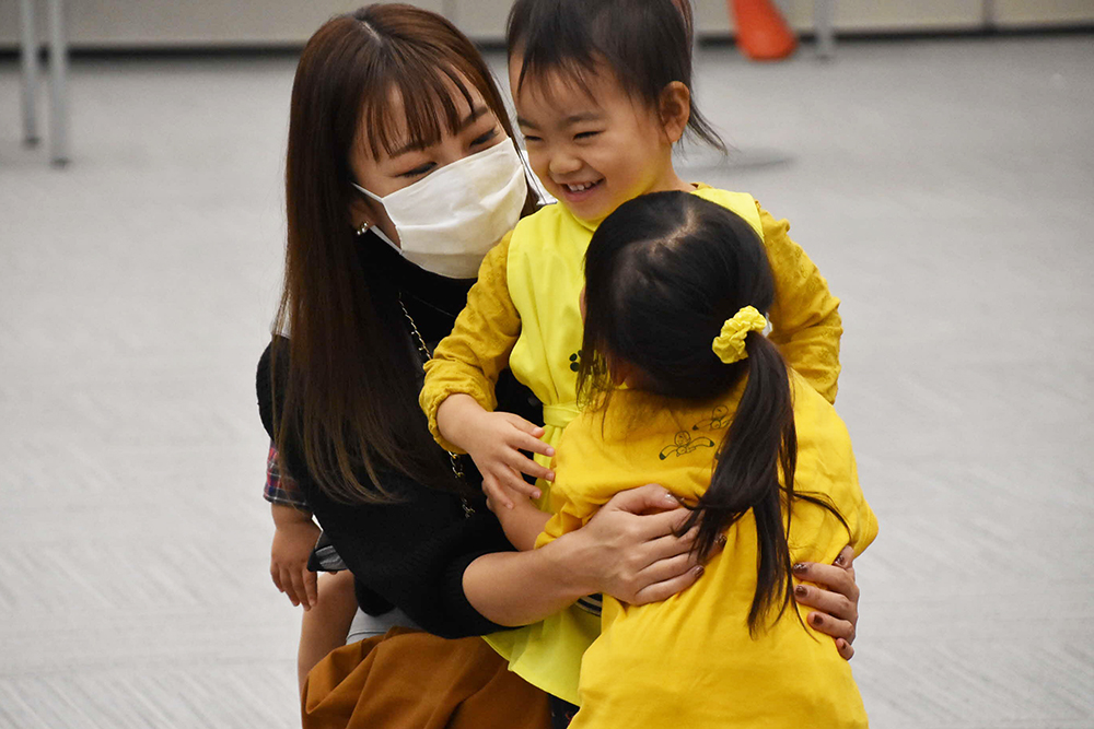 実行委員と子どもたち