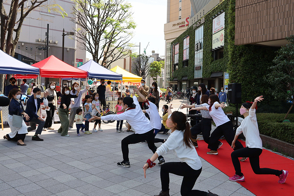 式典の前に行われたダンスパフォーマンス