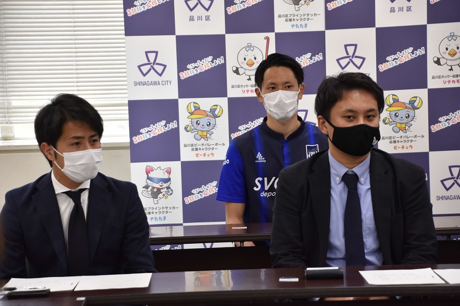 左から　萩中監督、時田選手、松田ヘッドコーチ