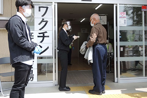 接種会場の入り口