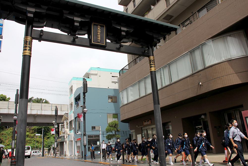 北品川から旧東海道に向かう