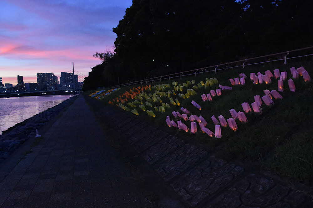 運河沿いの灯篭