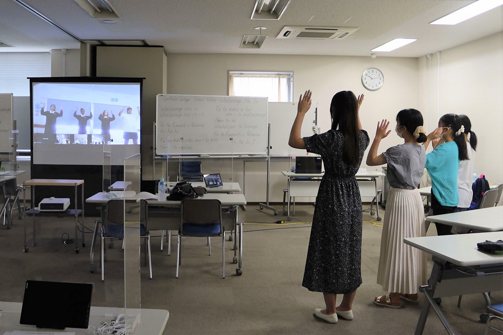 ハカの授業を受ける生徒