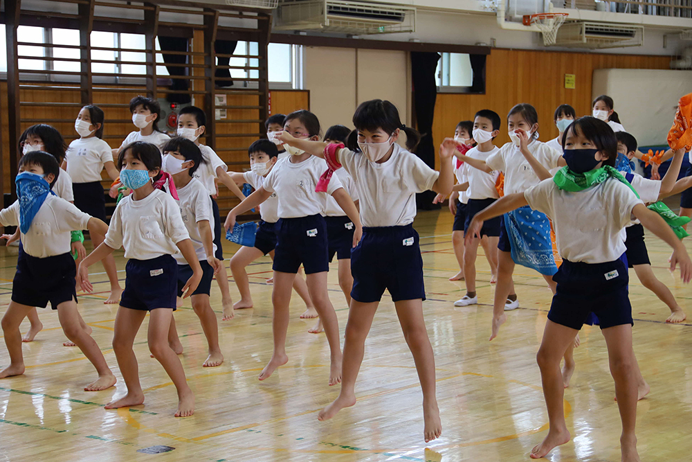 並んで準備体操