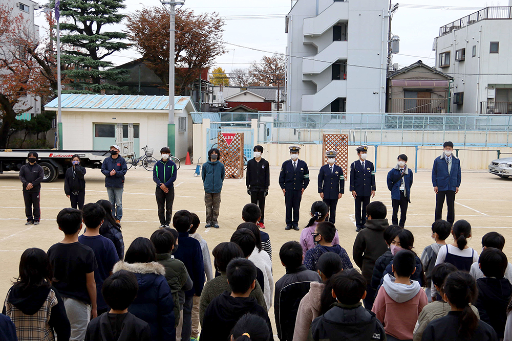 今回の授業に携わった荏原警察署とオフィスワイルドと区土木管理課職員