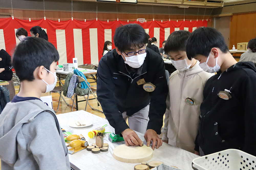 講師の男性と参加者