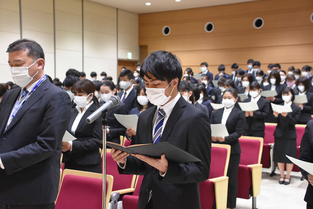 区民憲章を朗読