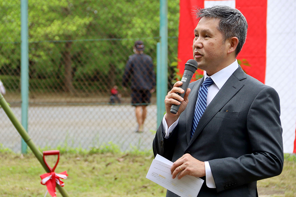 海野偉文さんによるグェン会長メッセージの代読