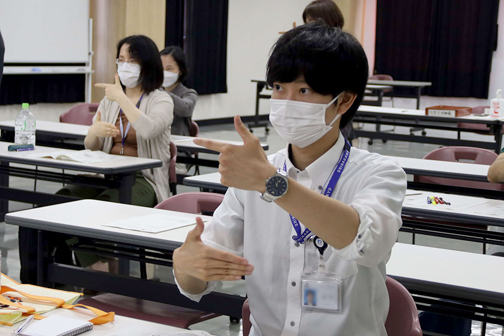 佐々木講師の真似をしてみる生徒