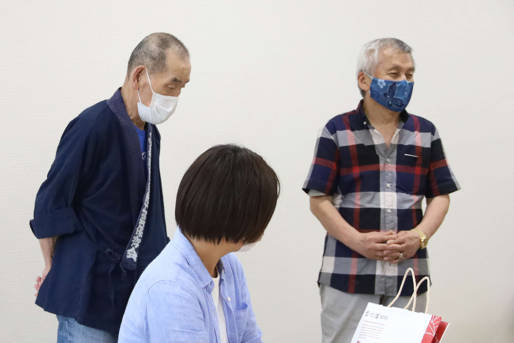 講師の川辺さんと保存会会長の剱持さん