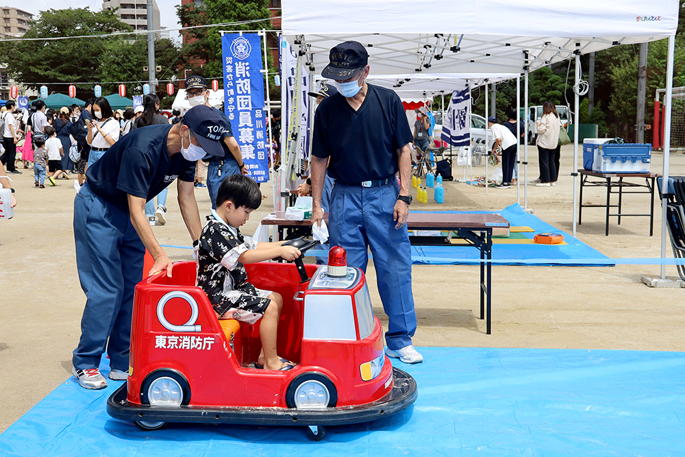 ミニ消防車乗車体験